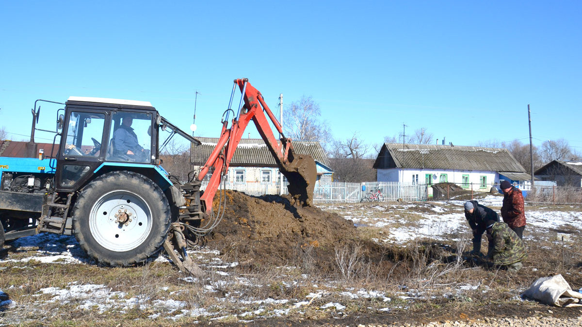 Милославские коммунальщики оперативно заменили водопроводную трубу в