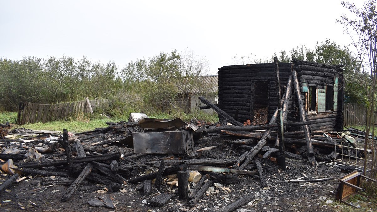 В Сараевском районе из горящего дома соседи спасли 91-летнюю женщину |