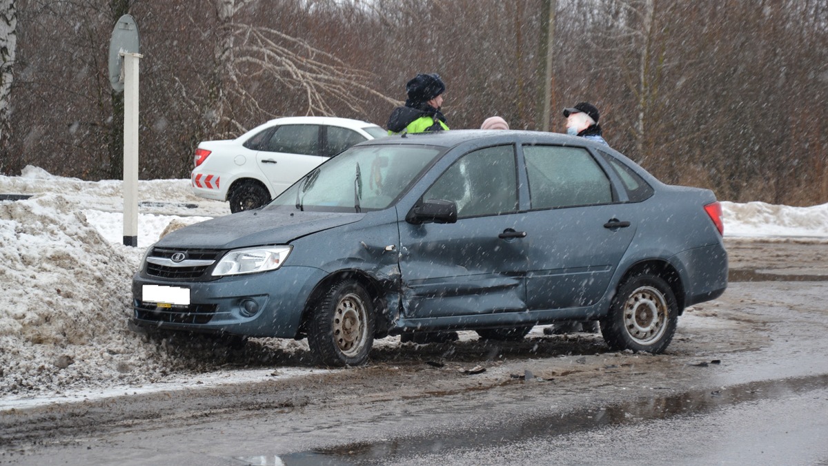 Заправка автомобиля возле дома