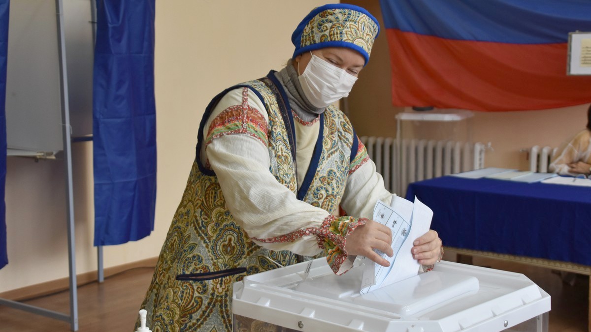 Лягте на коврик пара варежков в шкафу к тремстам сорока четырем избирателям все возрасты