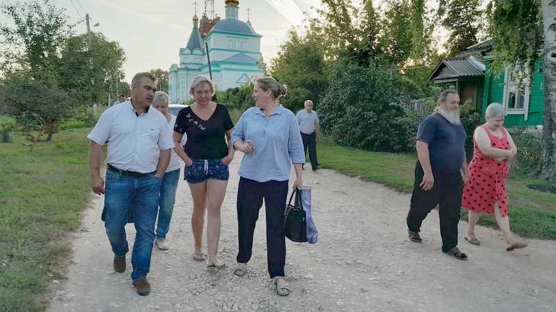 Сел встречи. Сапожок Рязанская область. Администрация поселка. Лимаренко встреча с жителями. Наталья Жунева глава администрации Рязанского района.