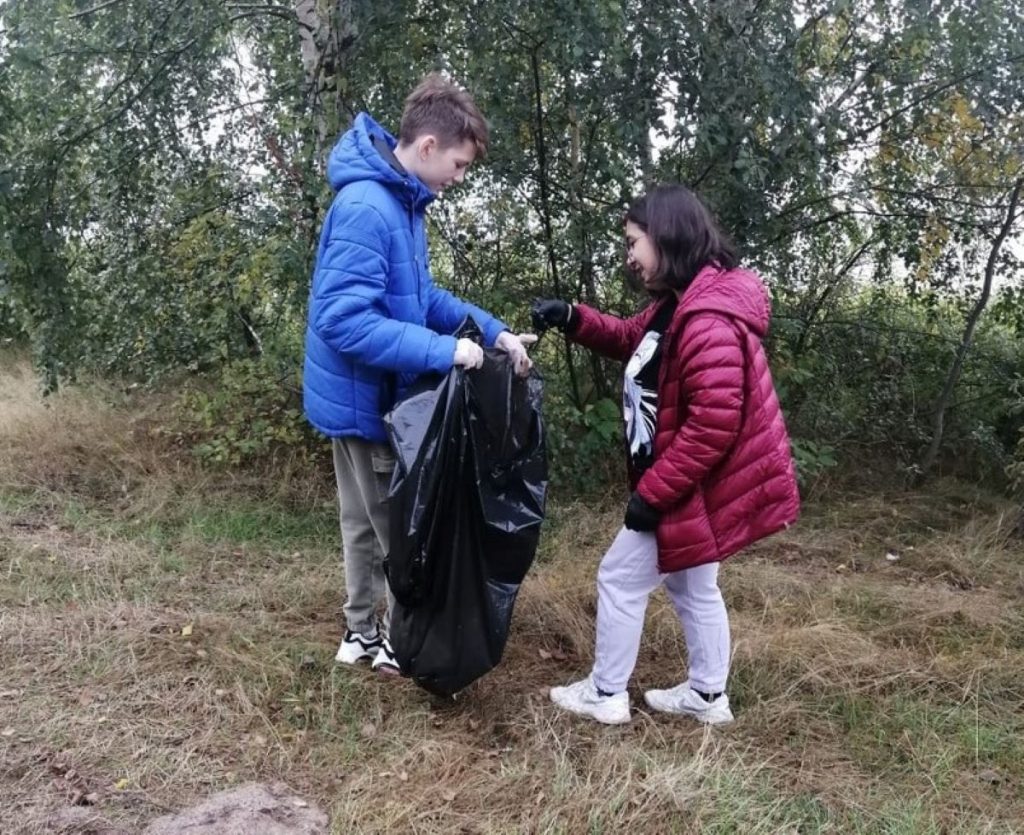 Клепиковцы навели порядок на берегу озера Пьявица | ИЗДАТЕЛЬСТВО «ПРЕССА»