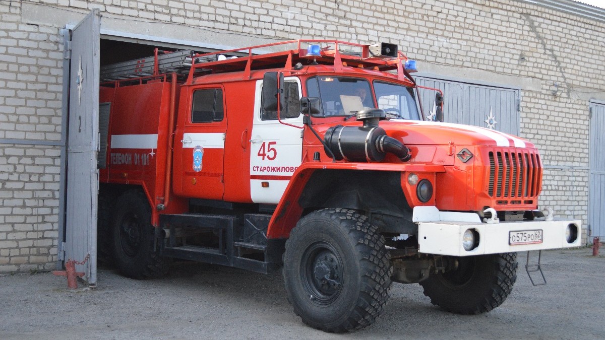 Десять раз тушили возгорания старожиловские пожарные в августе |