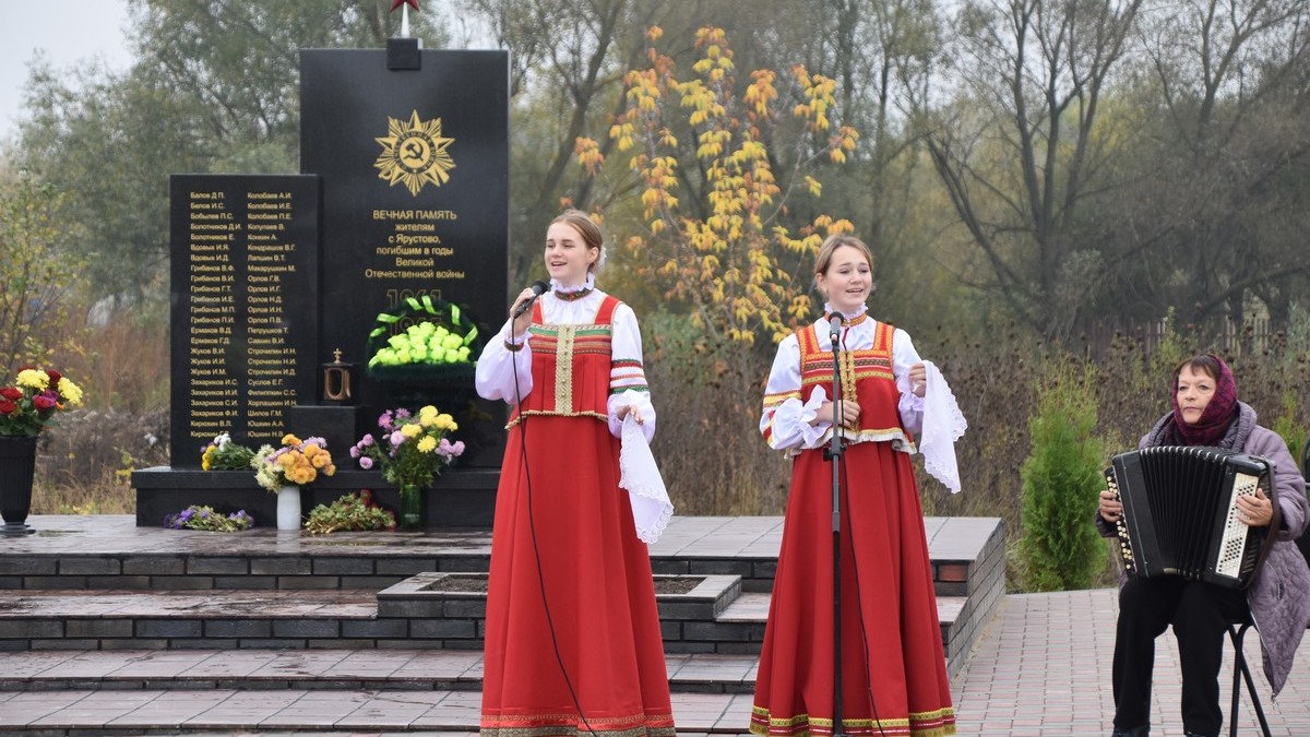 В селе Ярустово Спасского района открыли обелиск землякам, погибшим в годы