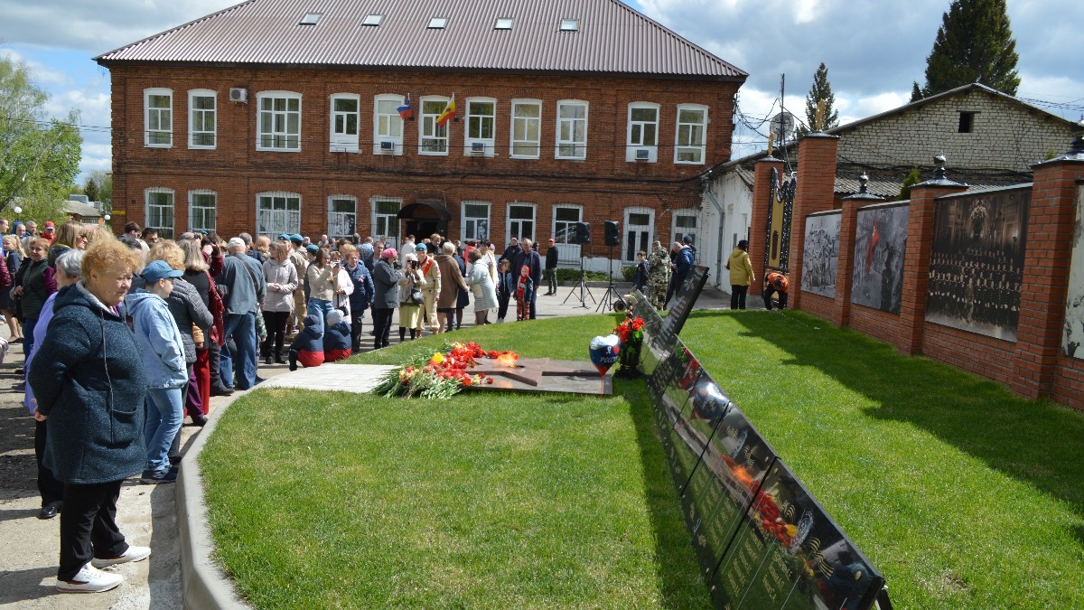 В старожиловском селе Истье открыли мемориал заводчанам-фронтовикам и