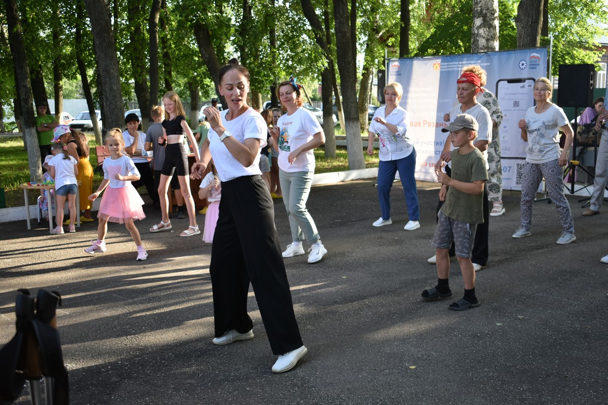 Здоровья 62 рязань. Активное долголетие Рязань. Центр Московского долголетия Рязанский. Заречный Рязанская область. Активное долголетие "здоровая Рязань" ждем вас арт пространство.