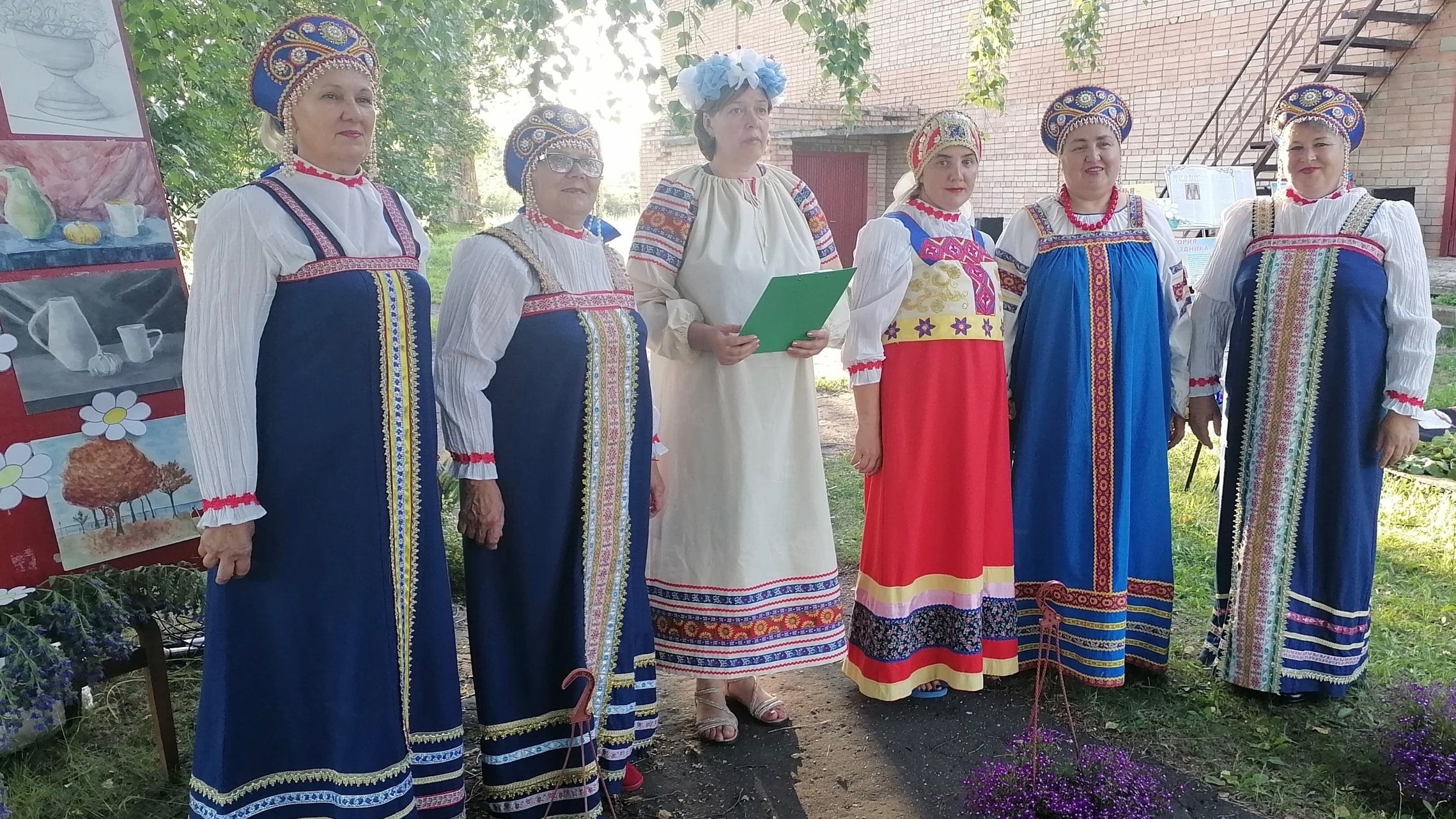 В День семьи, любви и верности в Шацком районе поздравили жену