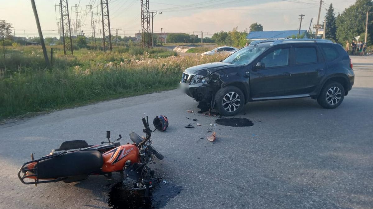 В Шилове столкнулись мопед и Nissan Terrano. Два человека пострадали |  10.08.2023 | Рязань - БезФормата