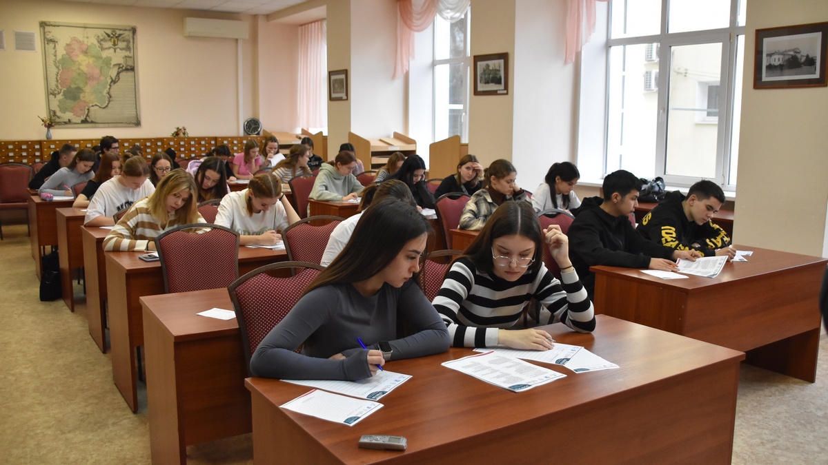 Рязанцы написали «Большой этнографический диктант» - ИЗДАТЕЛЬСТВО «ПРЕССА»