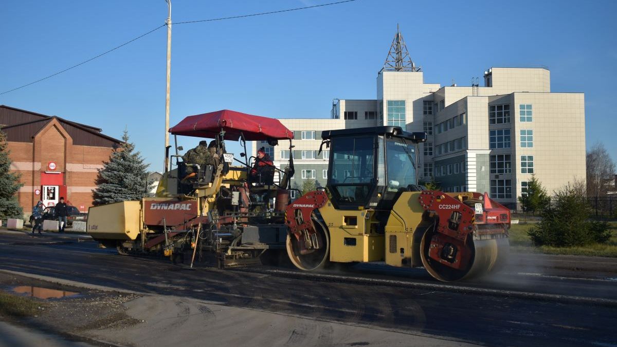 В Шилове ремонтируют дорогу - ИЗДАТЕЛЬСТВО «ПРЕССА» ИЗДАТЕЛЬСТВО «ПРЕССА»