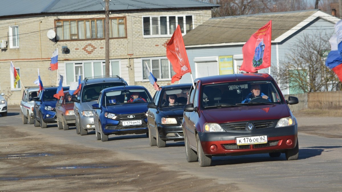 В Кадоме прошел автопробег - ИЗДАТЕЛЬСТВО «ПРЕССА» ИЗДАТЕЛЬСТВО «ПРЕССА»