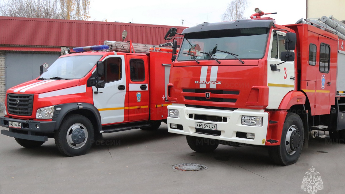 Две рязанские пожарно-спасательные части получили новую технику -