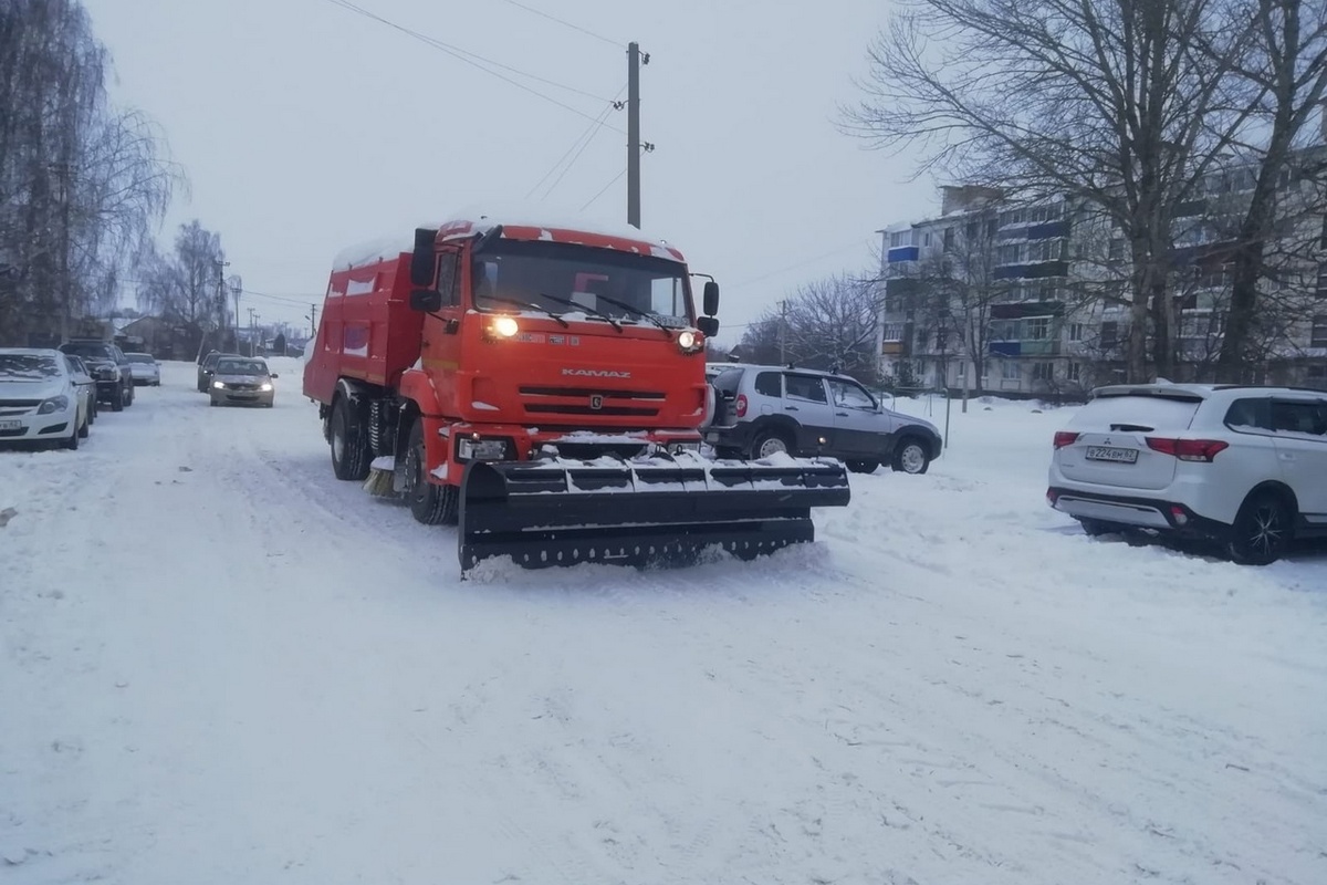 В Шилове дороги от снега чистят с раннего утра до позднего вечера |  14.12.2023 | Рязань - БезФормата