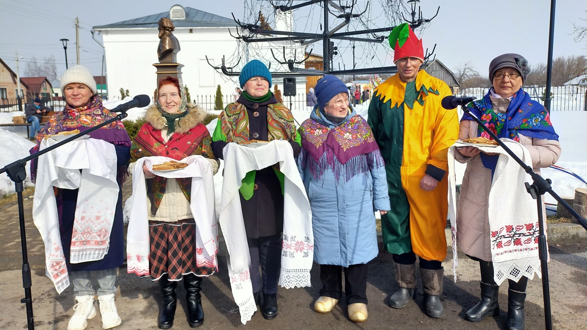 В селе Ижевском Спасского района масленичные гуляния прошли у дома-музея  Константина Циолковского | 17.03.2024 | Рязань - БезФормата