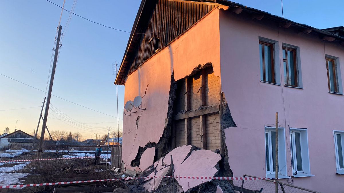 В Скопине у жилого дома обрушилась стена | 28.03.2024 | Рязань - БезФормата