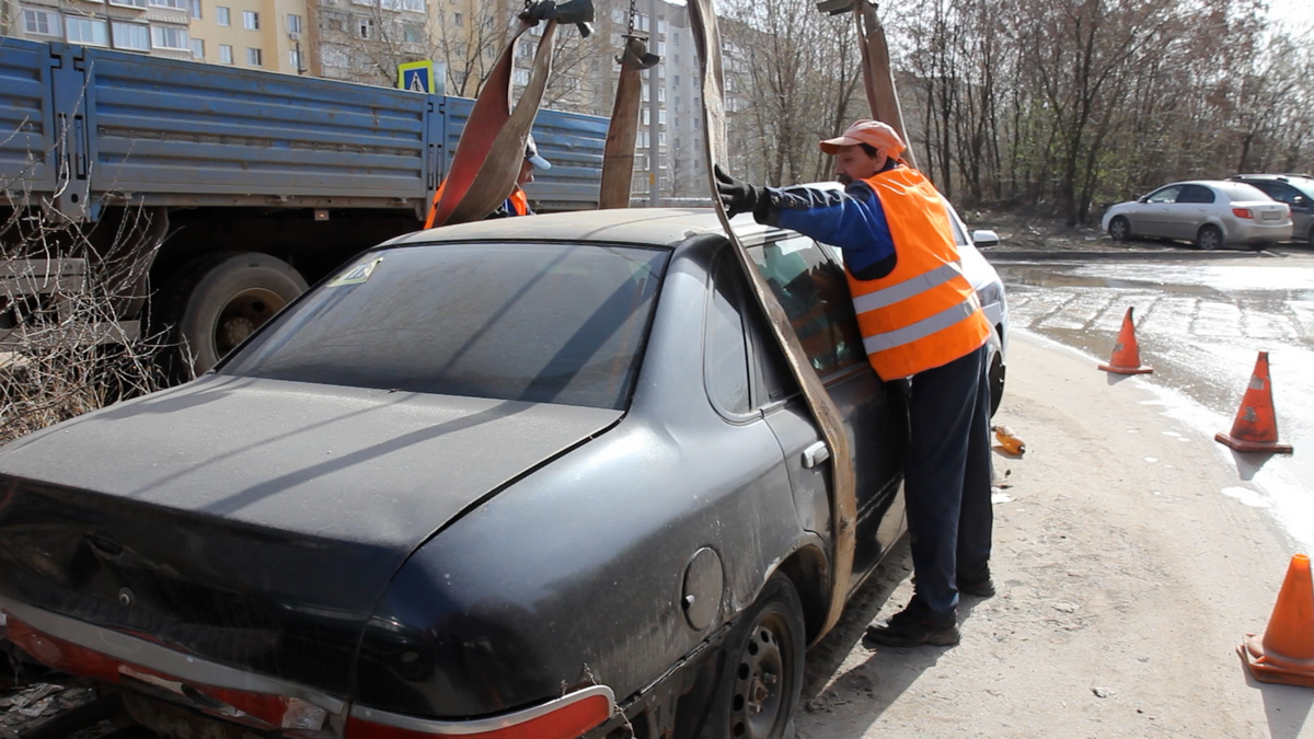 С улиц Рязани вывозят бесхозные автомобили | ИЗДАТЕЛЬСТВО «ПРЕССА»