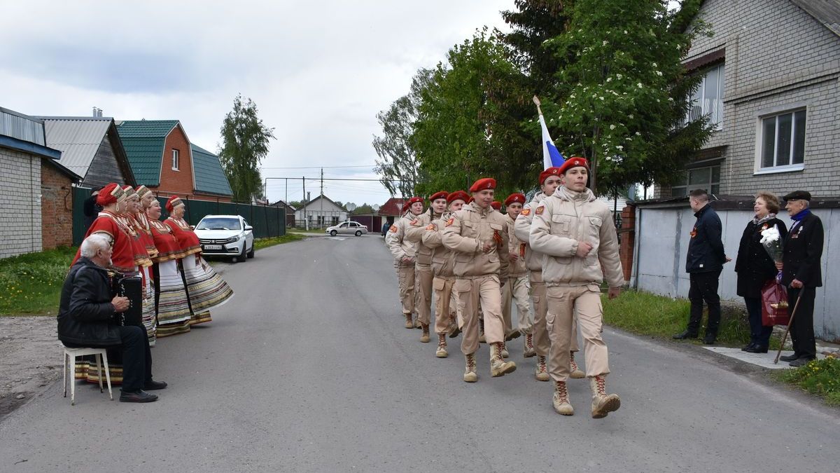 В Ряжском округе прошли мини-парады для ветеранов | 09.05.2024 | Рязань -  БезФормата