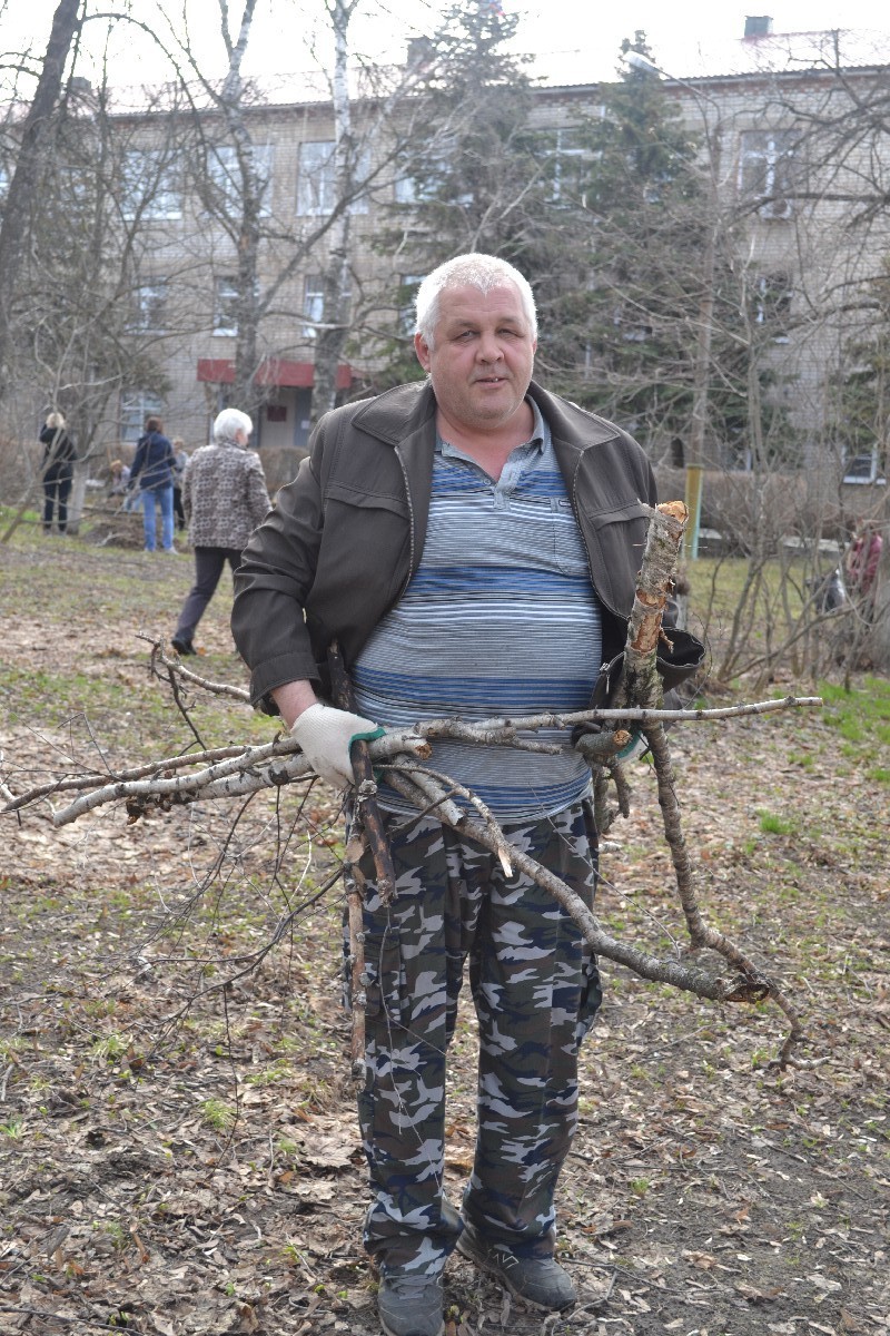 В Пронске провели первый в этом году субботник | 13.04.2022 | Рязань -  БезФормата