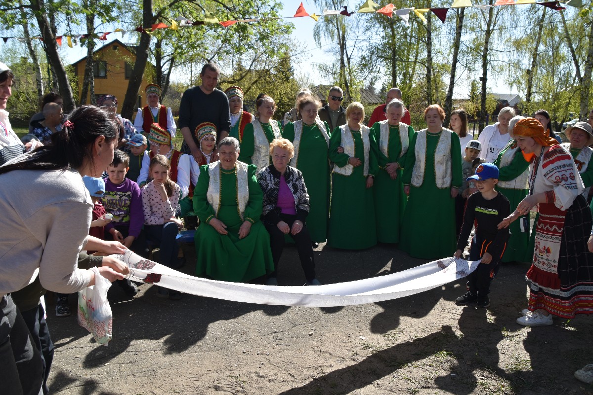 Красная горка Спасские вести. Красная горка Спасское Нижегородская область. С красной горкой. Красная горка на Руси.