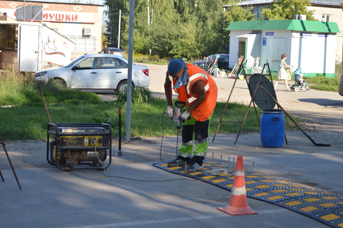 В Старожилове устанавливают искусственные дорожные неровности | 02.08.2022  | Рязань - БезФормата