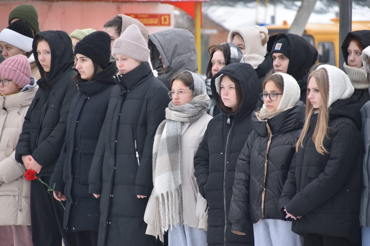 В Спас-Клепиках прошел митинг, посвященный Сталинградской битве |  02.02.2024 | Рязань - БезФормата