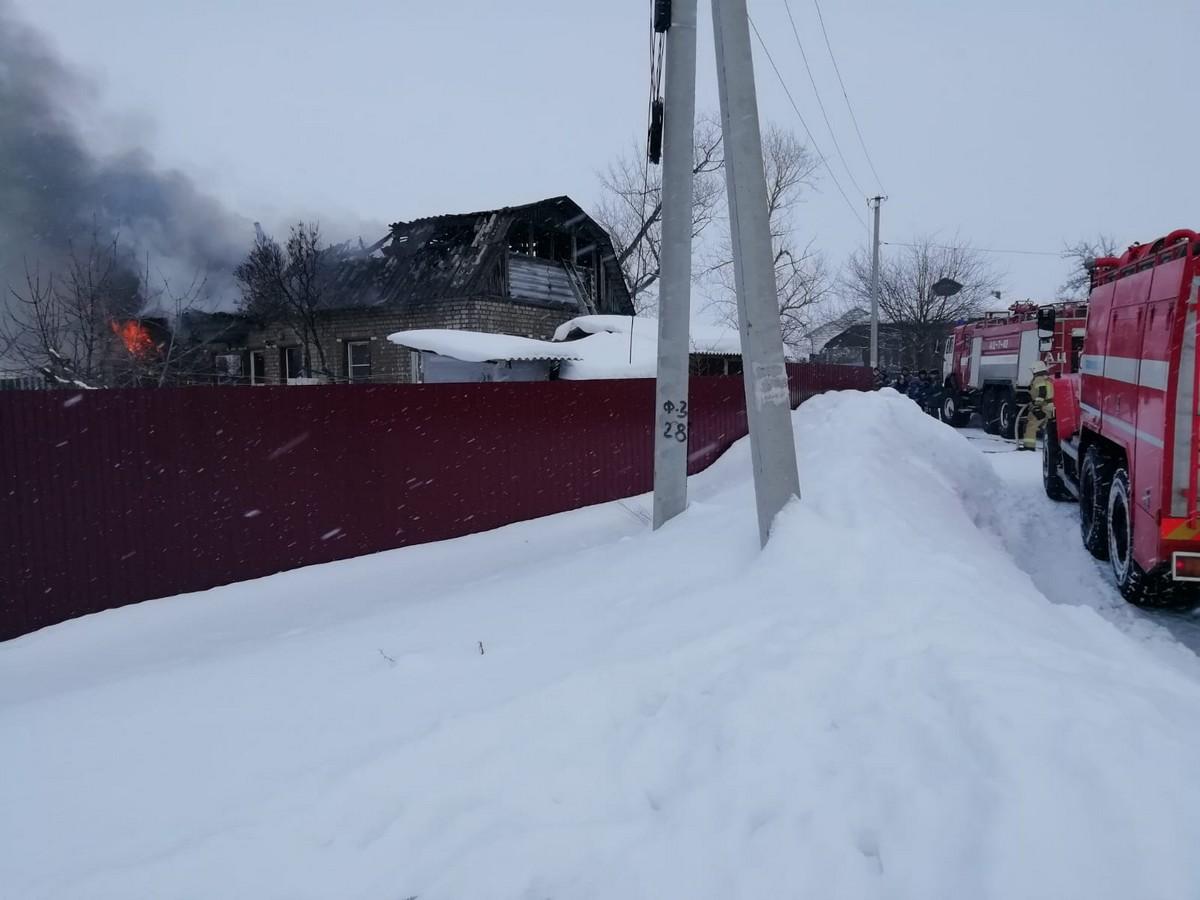 В Рязанском районе сгорел дом многодетной семьи | 29.01.2022 | Рязань -  БезФормата