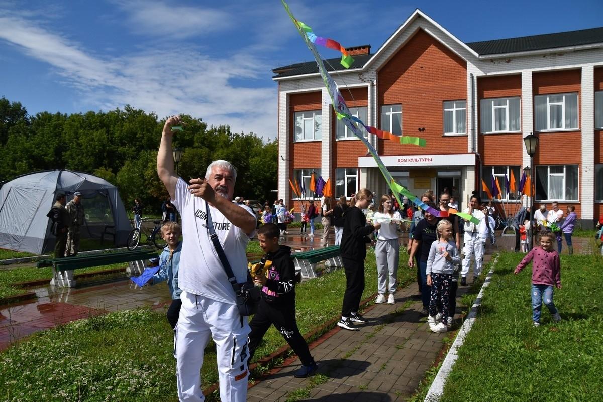 В селе Ижевском Спасского района впервые прошел фестиваль воздушных змеев |  03.07.2023 | Рязань - БезФормата