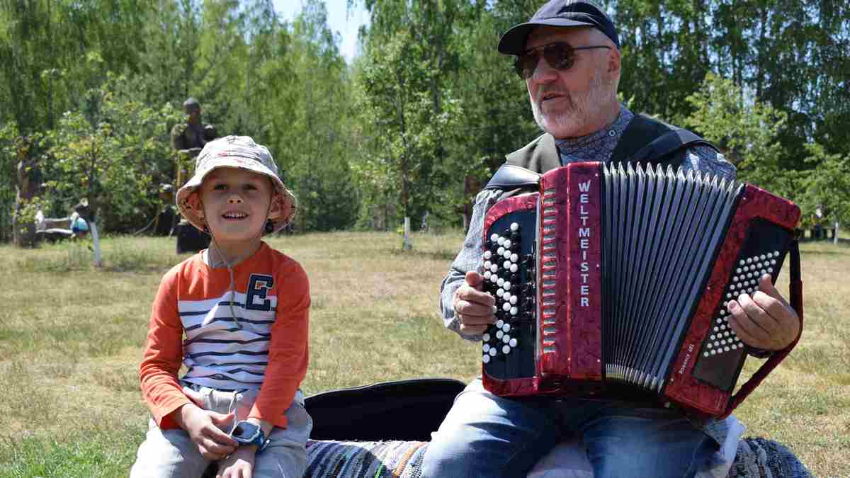 Одеться в народные костюмы в День России предлагали в деревне Лункино  Клепиковского района | 13.06.2023 | Рязань - БезФормата