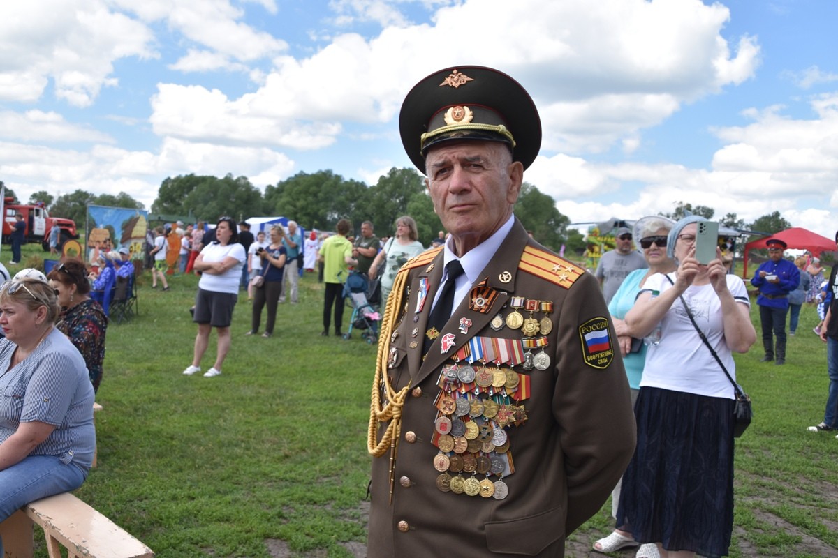 В селе Ижеславль Михайловского района прошел фестиваль «Весело да громко  казаки поют» | 10.06.2024 | Рязань - БезФормата