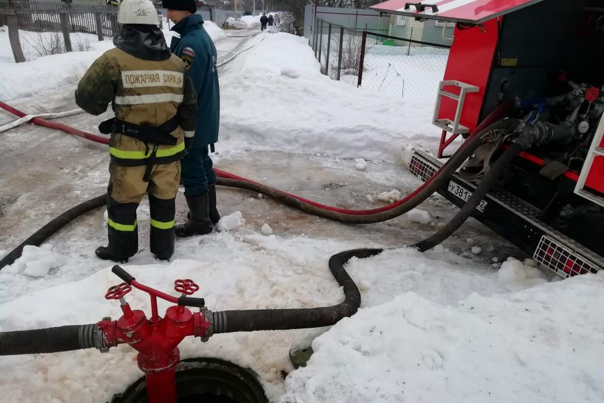 В Рязанском районе сгорел деревянный дом на три семьи | 13.03.2022 | Рязань  - БезФормата