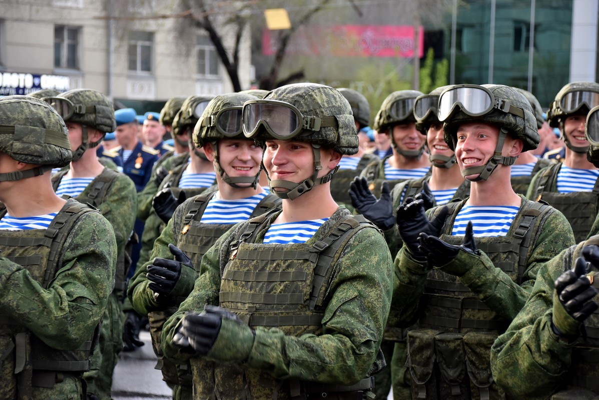 Рязанские десантники вернулись с военного парада из Москвы | 09.05.2022 |  Рязань - БезФормата