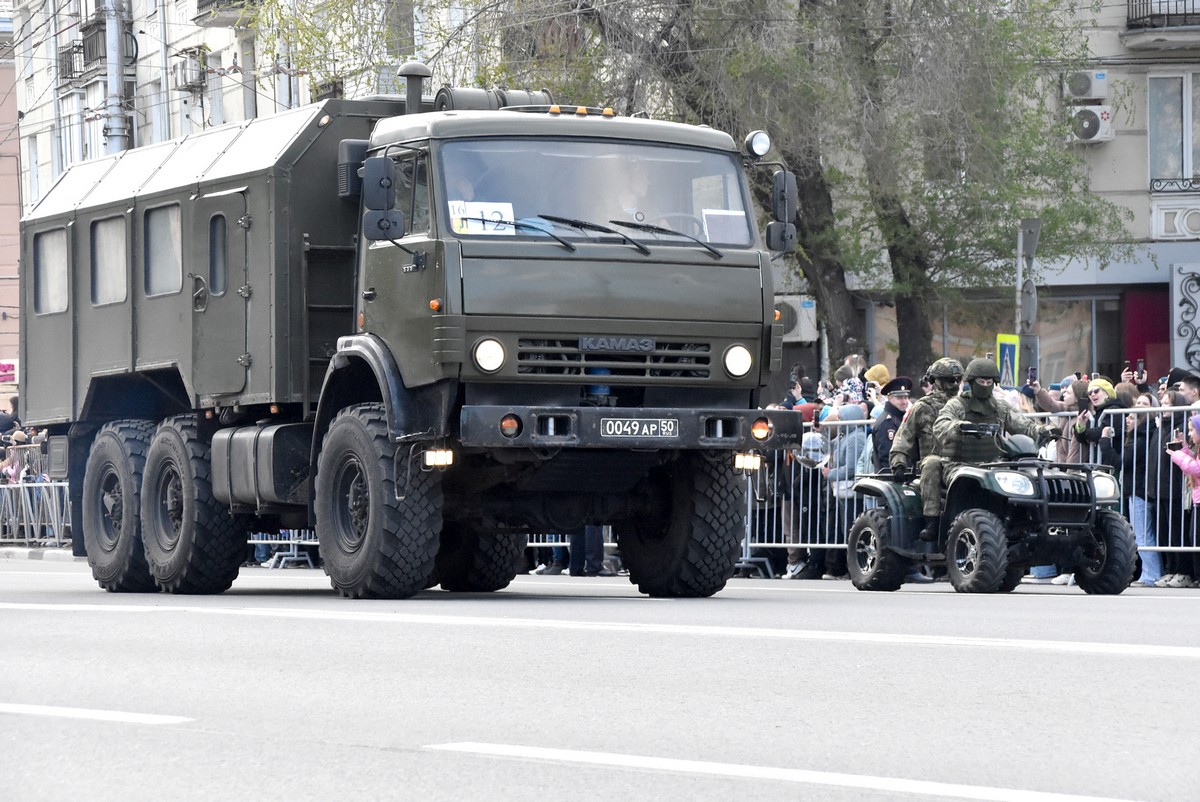 В Рязани встретили десантников, вернувшихся с Парада Победы в Москве |  09.05.2024 | Рязань - БезФормата