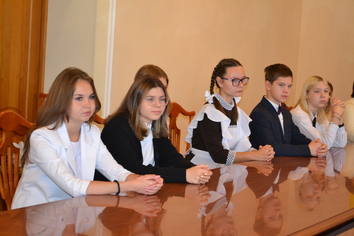 Вручение паспортов школьникам 2019 Крым. Вручение паспортов в 3019 году Узловая. Школа 19 новости