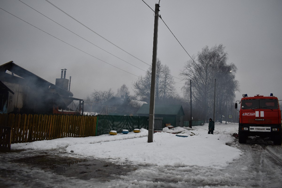 В селе Унгор Путятинского района сгорел двухквартирный дом | 28.11.2023 |  Рязань - БезФормата