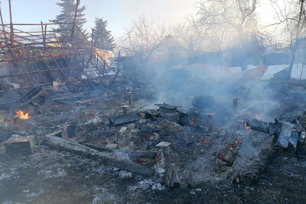 В старожиловской деревне Душкино сгорел деревянный дачный дом | 24.11.2023  | Рязань - БезФормата