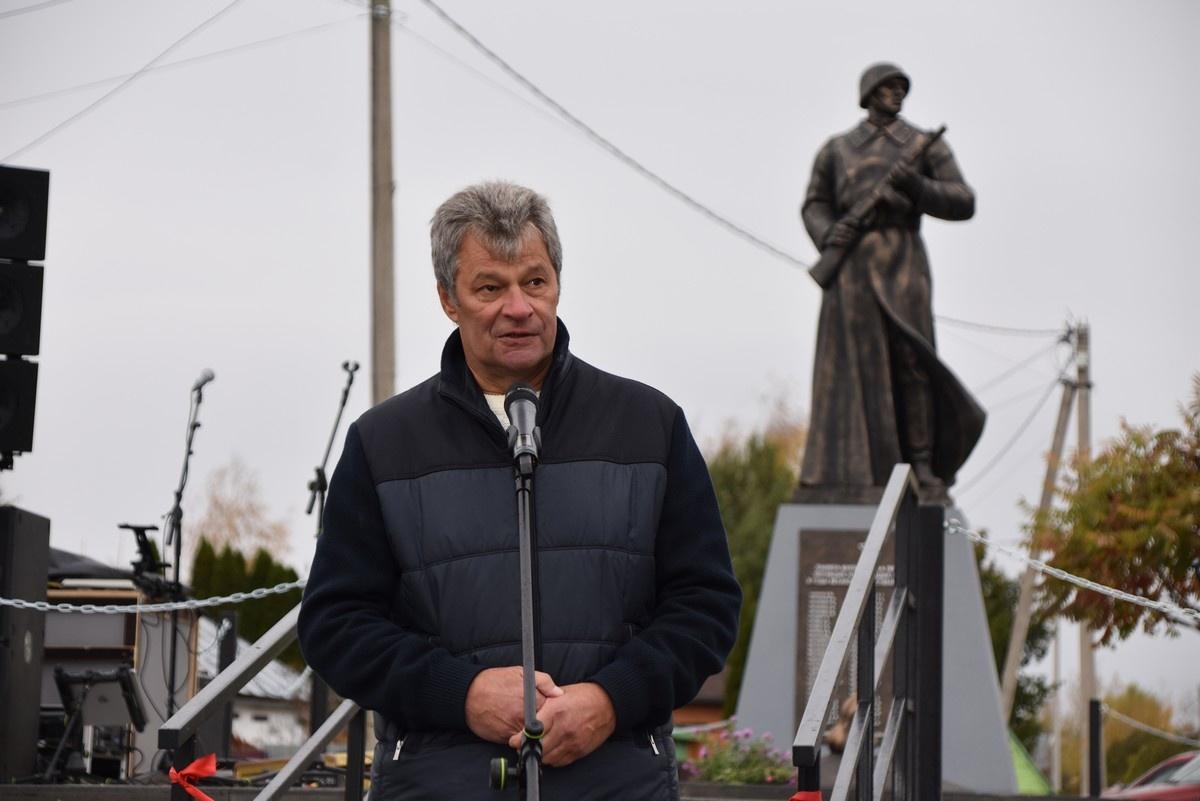 В Петровичах Спасского района открыли обновленный монумент участникам  Великой Отечественной войны | 16.10.2023 | Рязань - БезФормата