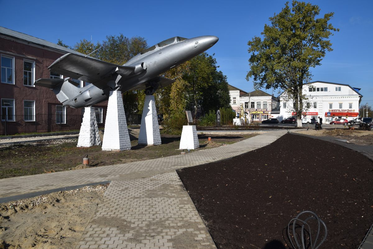 В Спас-Клепиках продолжают благоустраивать скверы | 11.10.2023 | Рязань -  БезФормата