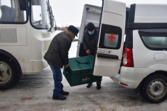 v-sasove-razvernuli-pervyj-mobilnyj-czentr-v-kotorom-uzhe-15-chelovek-vakczinirovalis-ot-covid-19-2-—-kopiya